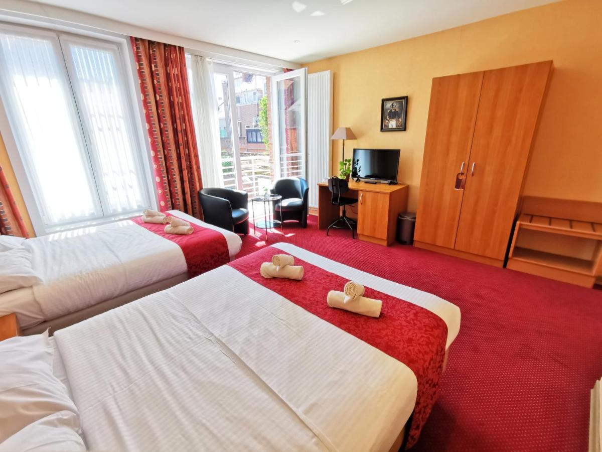 Cardiff 3*